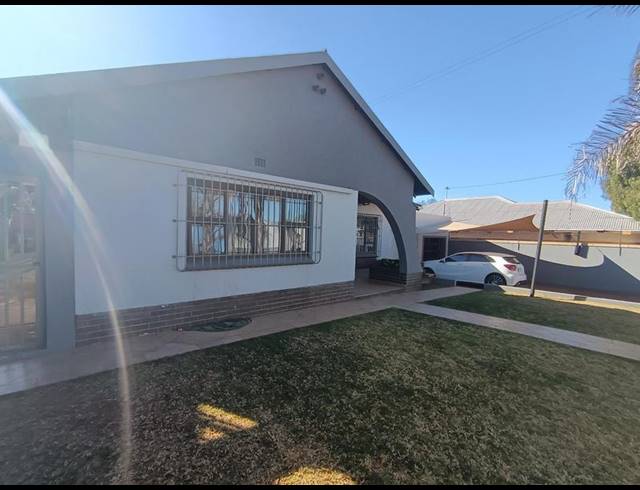 3 BEDROOM HOUSE FOR SALE IN HOMESTEAD